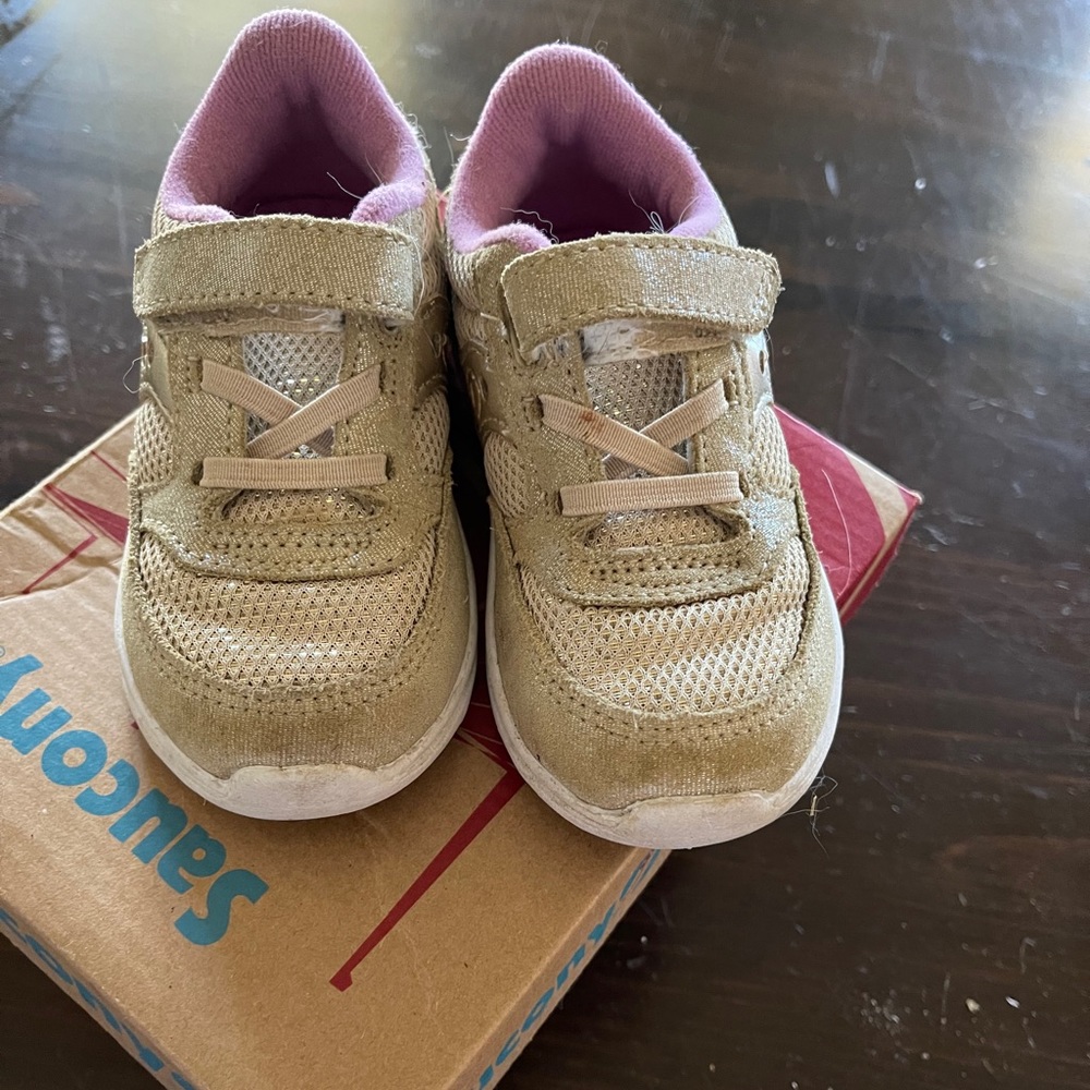 Toddler Saucony size 6.5